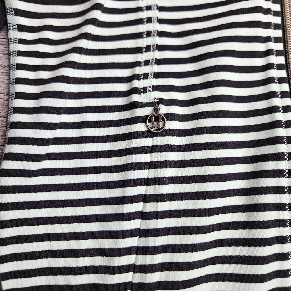 Lululemon Daily Yoga Jacket Size 4 Mint Green + Black Stripes - Picture 3 of 13